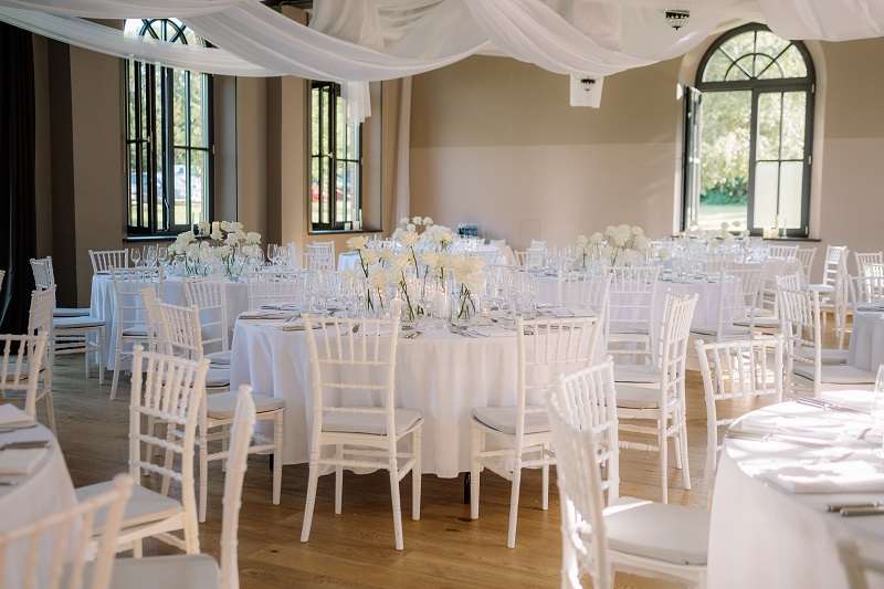 Chiavari-Stuhl mit Sitzkissen grau – Bild 2